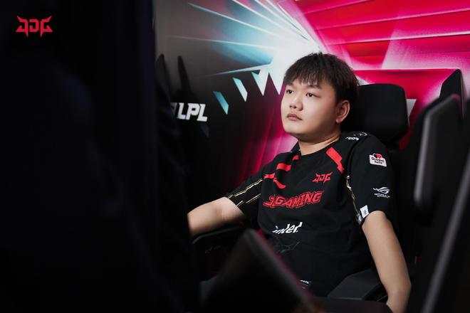 希罗10中1引热议：-44最差 豪言不会0-4被打脸 生死战场均8分